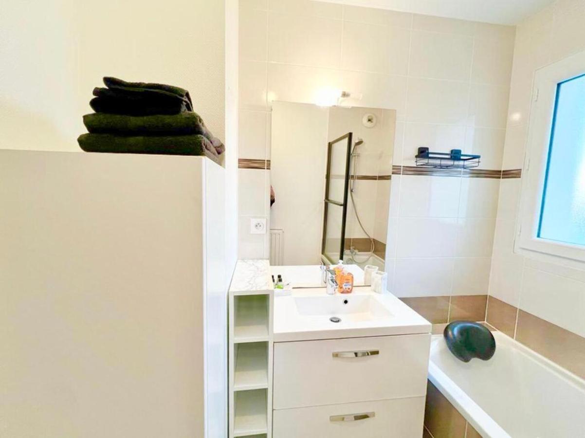 L'Atelier Chic - Wifi Fibre - Parking Privee - Balcon - Netflix Apartment Lanester Luaran gambar