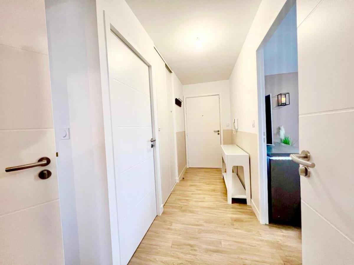 L'Atelier Chic - Wifi Fibre - Parking Privee - Balcon - Netflix Apartment Lanester Luaran gambar