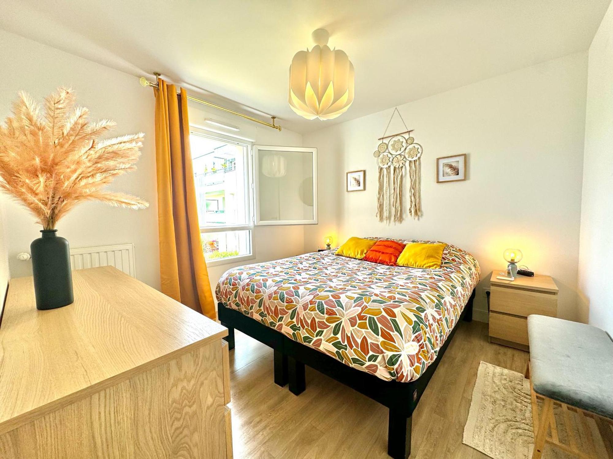 L'Atelier Chic - Wifi Fibre - Parking Privee - Balcon - Netflix Apartment Lanester Luaran gambar
